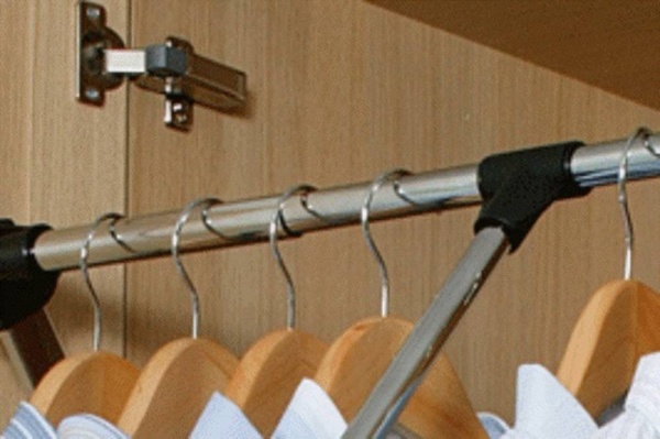 PULL-DOWN WARDROBE HANGING RAIL in 2 extendable sizes (ECF WWPDHR1 / WWPDHR2)